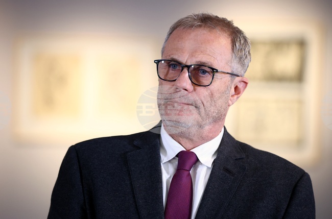 Изложбата „100 години от рождението на Александър Денков“ е част от честванията за 130-годишнината на НХА, каза проф. Георги Янков