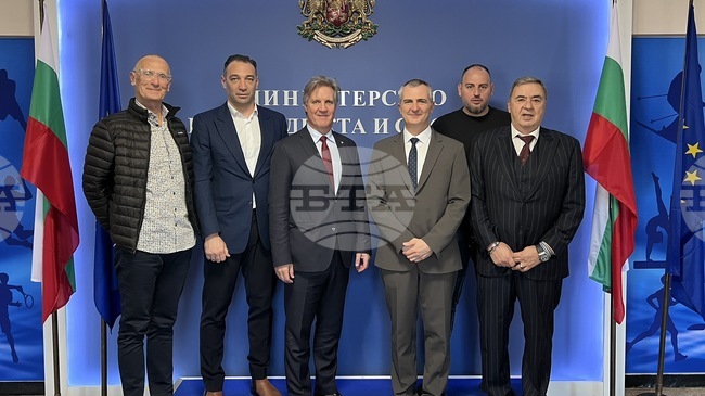 Sports Minister Meets with European Aquatics President Antonio Silva