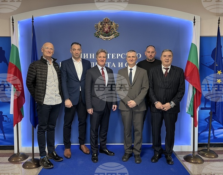 Sports Minister Meets with European Aquatics President Antonio Silva