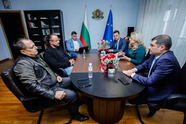 Tourism Minister Meets with Industry Organizations, Discuss Problems in Sector