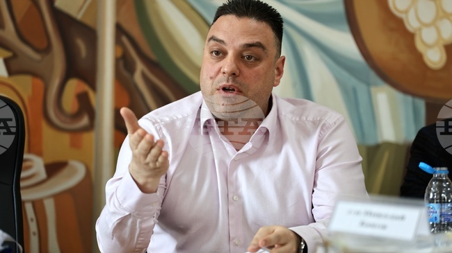 Община Перущица работи по три проекта за подмяна на водопроводната мрежа, отчете кметът пред Общинския съвет