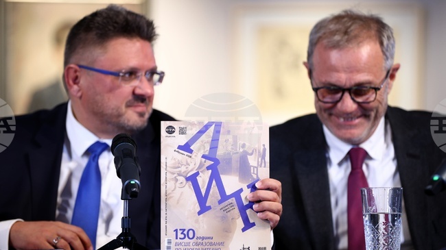 Броят на ЛИК за 130-ата годишнина на НХА е напомняне към властимащите, че трябват вложения и в духа на българската нация, каза Кирил Вълчев