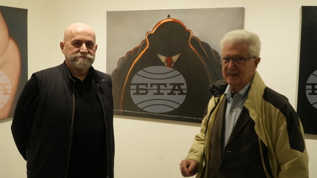 Историите в произведенията ми са забавни, но и леко тъжни, каза за БТА Недко Солаков, който представя новата си изложба „Дребните"