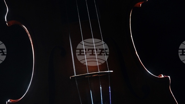 Сто унгарски музиканти излизат на сцената на зала 1 на НДК