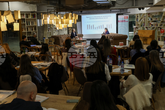 Фондация „Фридрих Еберт“ - „Младите жени в България: профил, нагласи, перспективи“ - дискусия