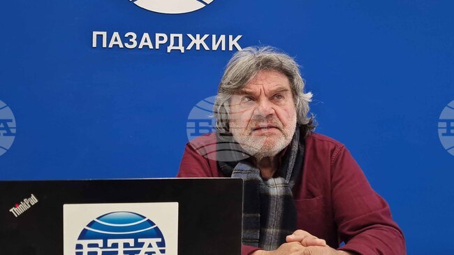 За преподавателя най-важно е да усети другата страна, това е диалог, каза художникът и преподавател Константин Анастасов в Пазарджик