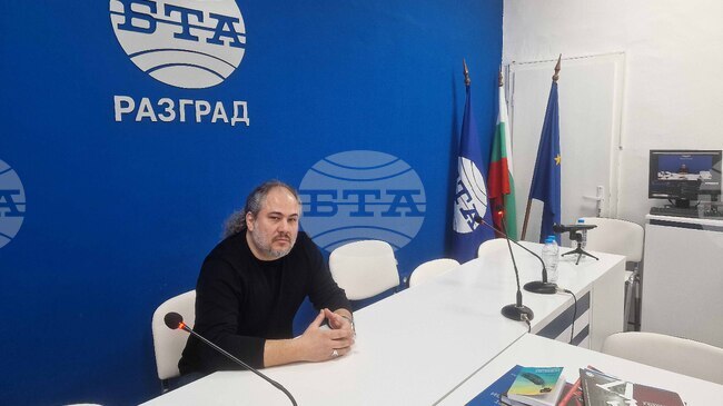 Важно е младите хора да развиват интерес към изкуството от ранна възраст, смята Теодор Даскалов, директор на художествената галерия в Разград