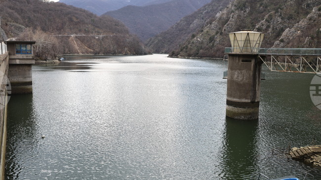 Нивата на водния ресурс са високи и състоянието на язовирите се следи, съобщиха от Министерството на околната среда и водите 