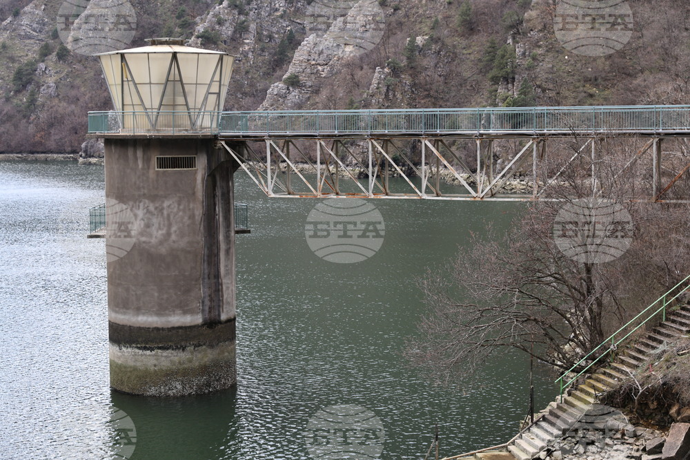 Язовир Кричим - контролирано изпускане