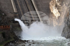 Язовир Кричим - контролирано изпускане