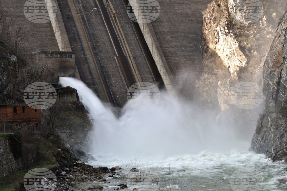 Язовир Кричим - контролирано изпускане