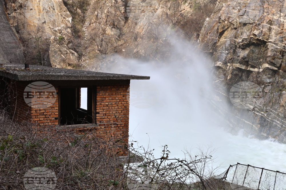 Язовир Кричим - контролирано изпускане 