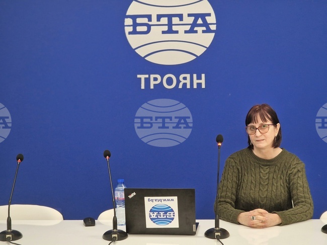 Художествените училища са стабилна основа и гаранция за приемственост във висшето образование по изкуства, каза директорът на НУПИ - Троян