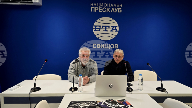 Над 25 творци участват в традиционна изложба “Свищовски лозници“, разказаха местните творци Камен Крумов и Пламен Симеонов