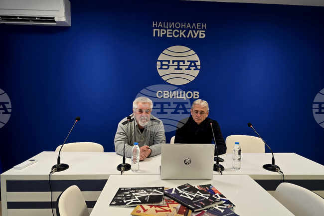 Над 25 творци участват в традиционна изложба “Свищовски лозници“, разказаха местните творци Камен Крумов и Пламен Симеонов