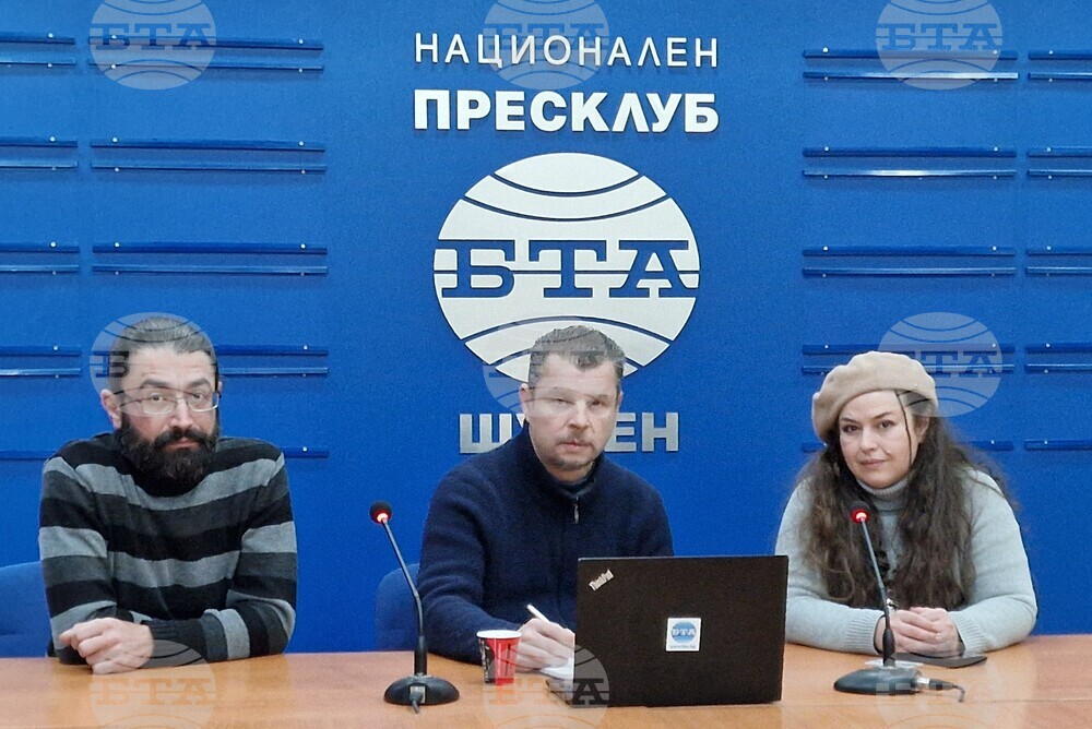 Най-важното за хората е да разберат, че да си художник не е дарба, а е въпрос на труд, каза скулпторът Десислава Досева 