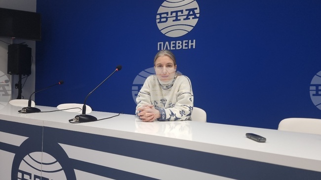 Плевенската галерия „Илия Бешков“ дава възможност за изява на млади възпитаници на НХА, казва директорът й Цвета Евлогиева – Кацарова