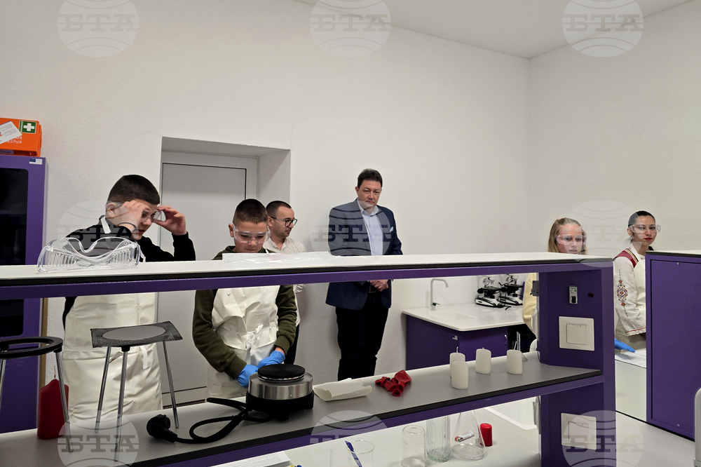 Село Марикостиново - Основно училище „Св.св. Кирил и Методий“ - физкултурен салон и STEM център - откриване