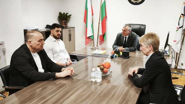 Димитър Илиев прие Карлос Насар в Министерството на младежта и спорта