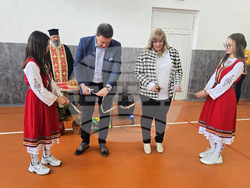 Село Марикостиново - Основно училище „Св.св. Кирил и Методий“ - физкултурен салон и STEM център - откриване
