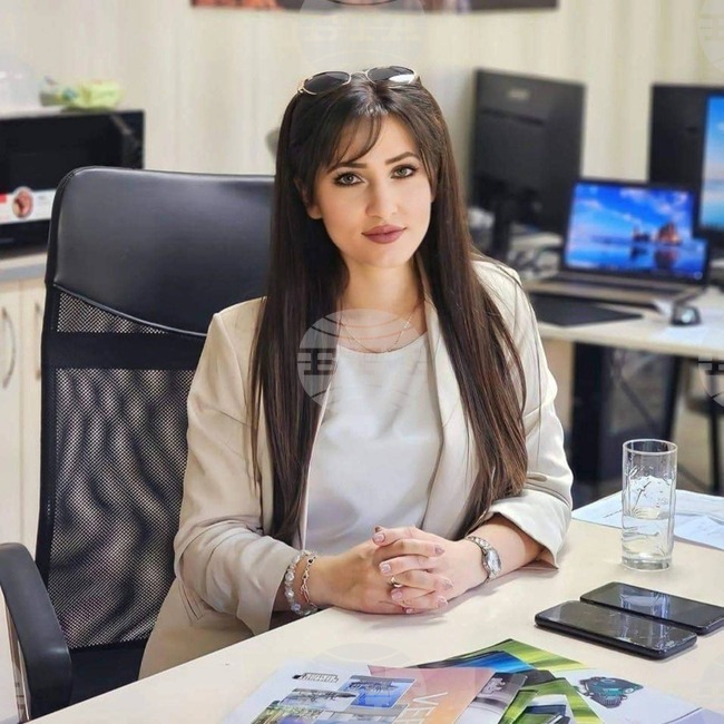 Много от авторите, които представяме, са възпитаници на Националната художествена академия, каза уредникът на арт галерия "Петрич" Катя Илиева