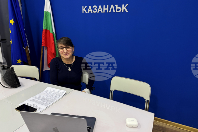 Национален пресклуб на БТА Казанлък - списание ЛИК - „130 години висше образование по изобразително изкуство“ - представяне