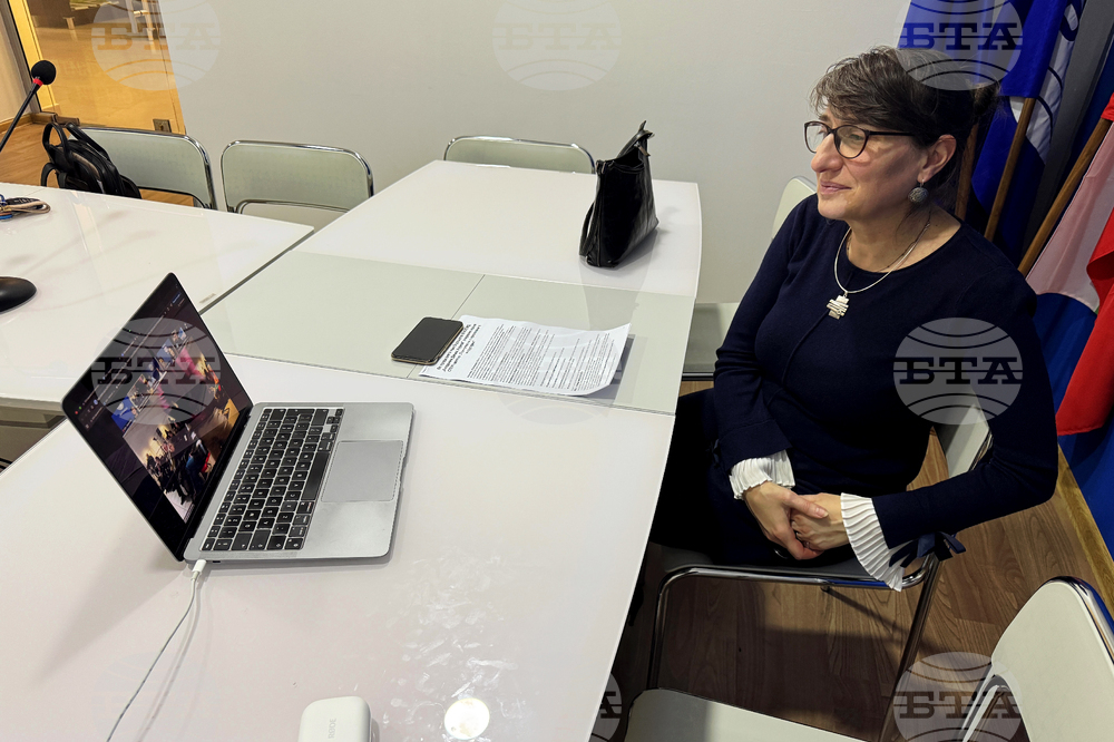 Национален пресклуб на БТА Казанлък - списание ЛИК - „130 години висше образование по изобразително изкуство“ - представяне