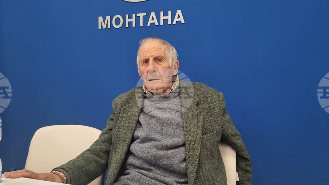 Не е вярно, че на твореца не му трябва образование, заяви при представянето на ЛИК в Монтана художникът Теодоси Антонов