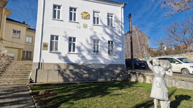 Общинските съветници в Сухиндол ще обсъдят предложение за провеждане на търг за продажба на няколко превозни средства