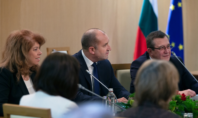 Румен Радев: Образованието формира светогледа на младите хора и е от ключово значение за духовното единение на нацията