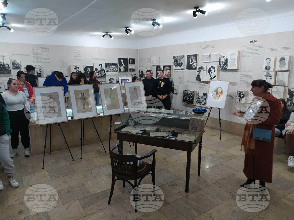 Ученици от Казанлък се включиха в творческо ателие, вдъхновено от Чудомир