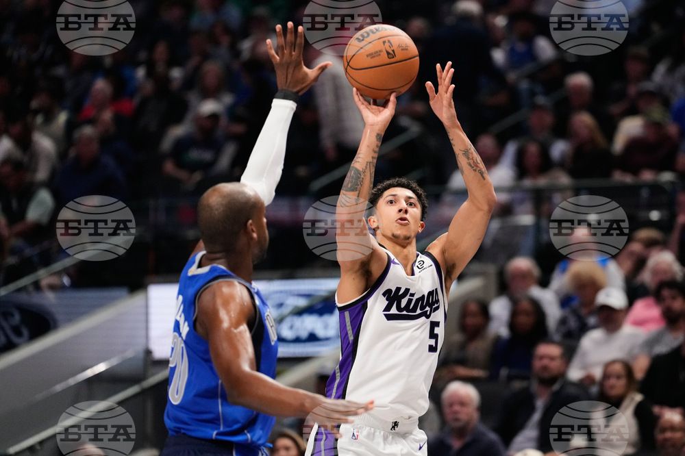 Kings Mavericks Basketball