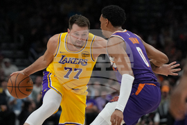 Lakers Suns Basketball