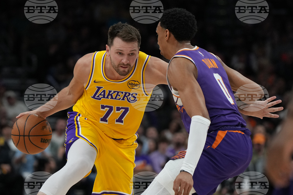 Lakers Suns Basketball