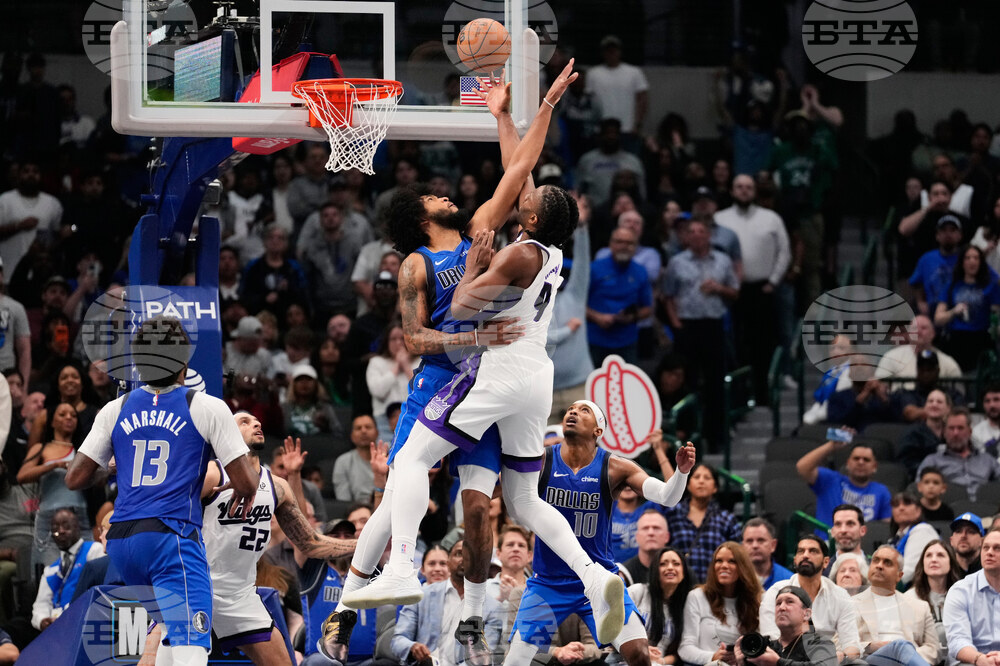 Kings Mavericks Basketball