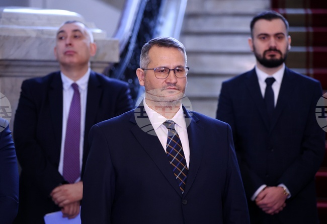 Министър Иван Христанов съобщи, че е известил премиера за заплаха за националната сигурност 