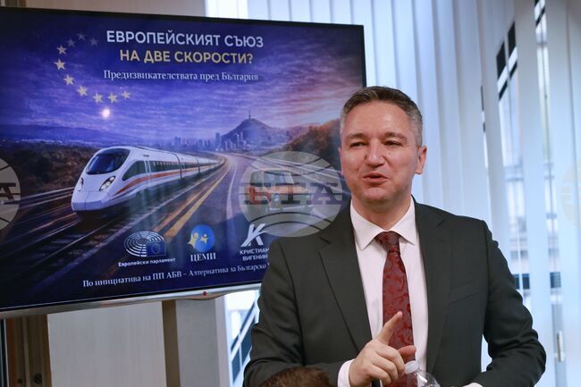 Истинското предизвикателство пред Европа днес не е скоростта на интеграцията, а единството на правния ред, заяви Кристиан Вигенин