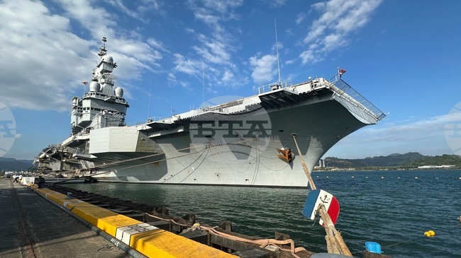 Външният министър коментира инцидента с дрон близо до френския самолетоносач "Шарл де Гол"