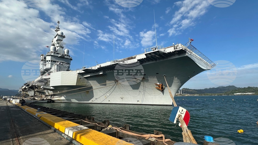 Външният министър коментира инцидента с дрон близо до френския самолетоносач "Шарл де Гол"