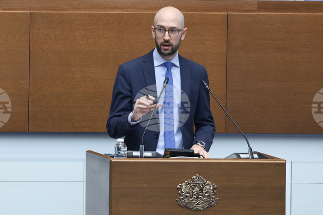 Номиналният размер на държавния дълг на България към 31 декември 2025 г. възлиза на 31,428 млрд. евро, информира министър Георги Клисурски