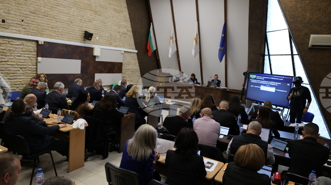 Избор на съдебни заседатели за Окръжния съд и кандидатстване по проект, насочен към младежи, разгледаха общинските съветници в Благоевград