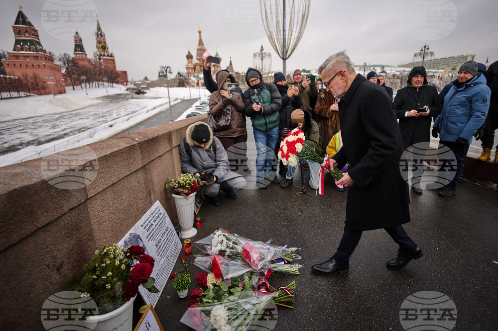 Руснаци и западни дипломати си спомниха за Борис Немцов на 11-годишнината от убийството му