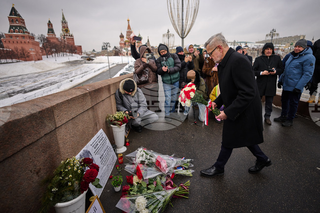 Руснаци и западни дипломати си спомниха за Борис Немцов на 11-годишнината от убийството му
