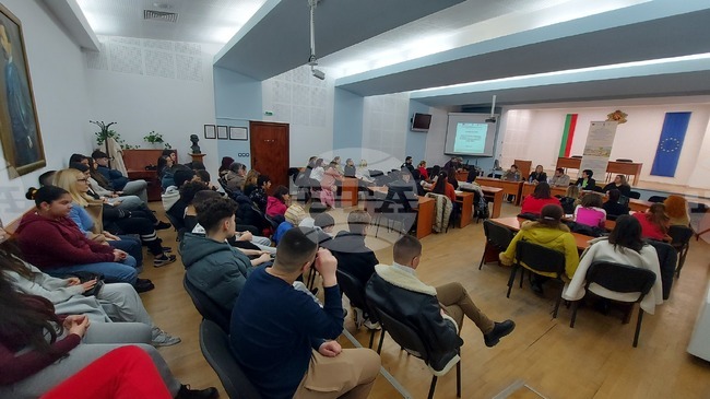 Община Свищов стартира проект за равен достъп до образованието и против дискриминацията в две свищовски училища