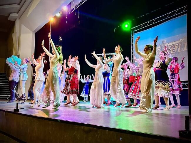 Орлин Пенков към учениците от Професионалната гимназия по туризъм в Русе: Тук младите хора се учат, че успехът не идва по познатите „лесни“ пътища, а чрез знания, дисциплина и честна конкуренция