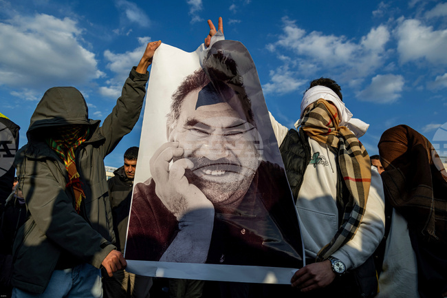 Кюрдският лидер Абдуллах Йоджалан приветства напредъка в мирния процес между ПКК и турските власти и призова за демократични реформи