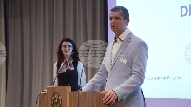 Светозар Георгиев отличен с награда за визионерство от АУБ, Даниел и Рене Томови получиха приза за възпитаници и корпоративни партньори