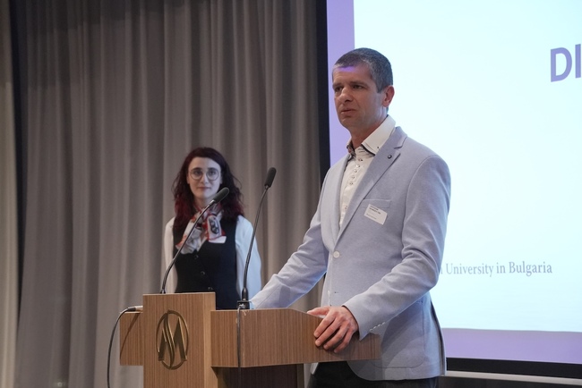 Светозар Георгиев отличен с награда за визионерство от АУБ, Даниел и Рене Томови получиха приза за възпитаници и корпоративни партньори