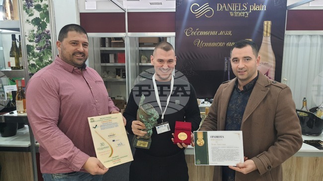 Абсолютен триумф на "Винария 2026": Студент на ВУАРР грабна три престижни отличия 