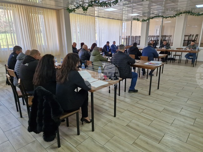 Общинският съвет в Златарица одобри инвестиционен проект за поставяне на бюст-паметници на Васил Левски и Христо Ботев в центъра на града